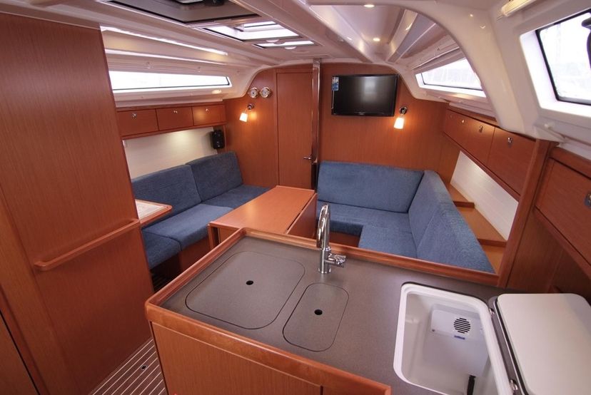 Bavaria Yachtbau 37 Jugo