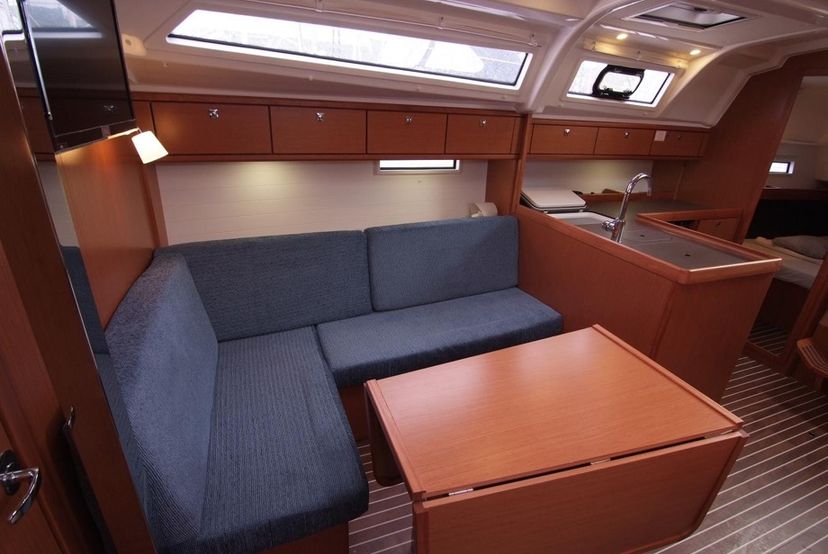 Bavaria Yachtbau 37 Jugo