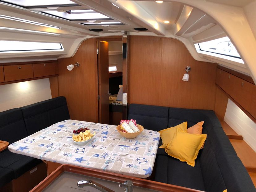 Bavaria Yachtbau 37 Lana 3