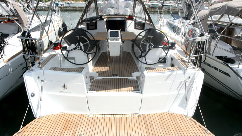 Jeanneau 38 Tina