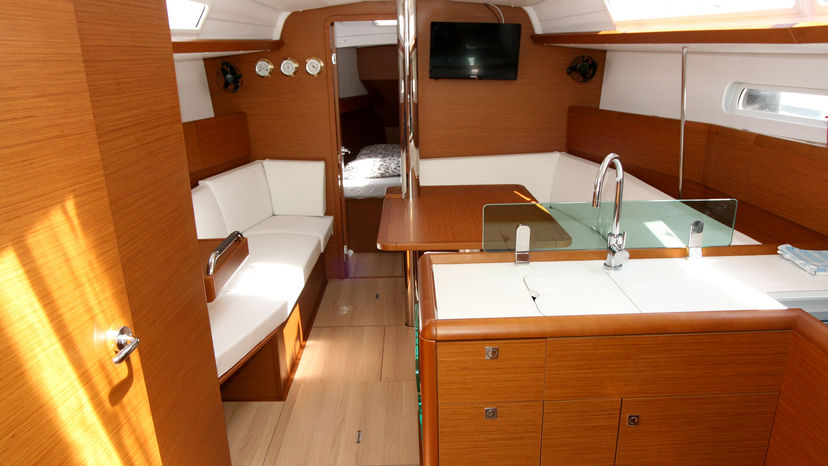 Jeanneau 38 Tina