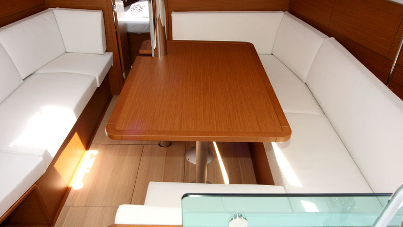 Jeanneau 38 Tina
