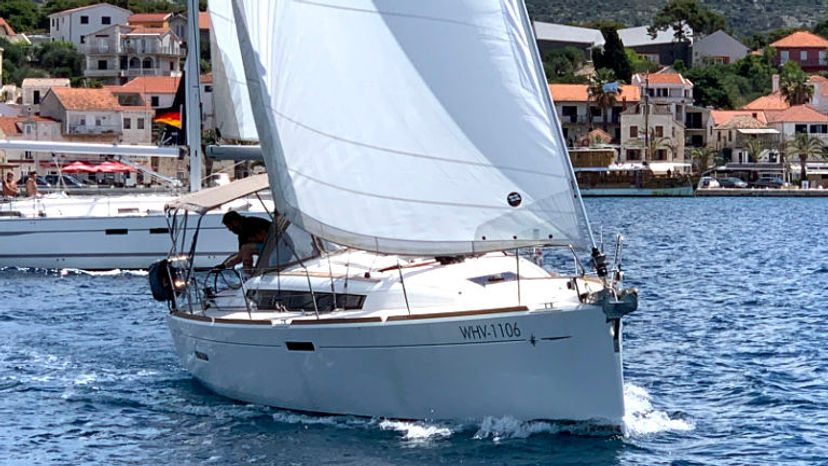Jeanneau 38 Amadeus