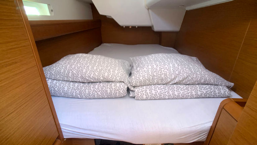 Jeanneau 38 Amadeus