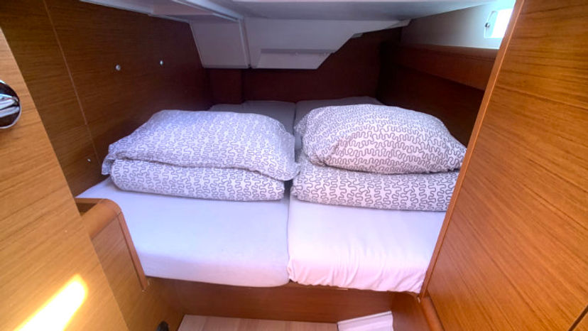 Jeanneau 38 Amadeus