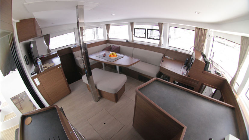 Lagoon 42 Titus