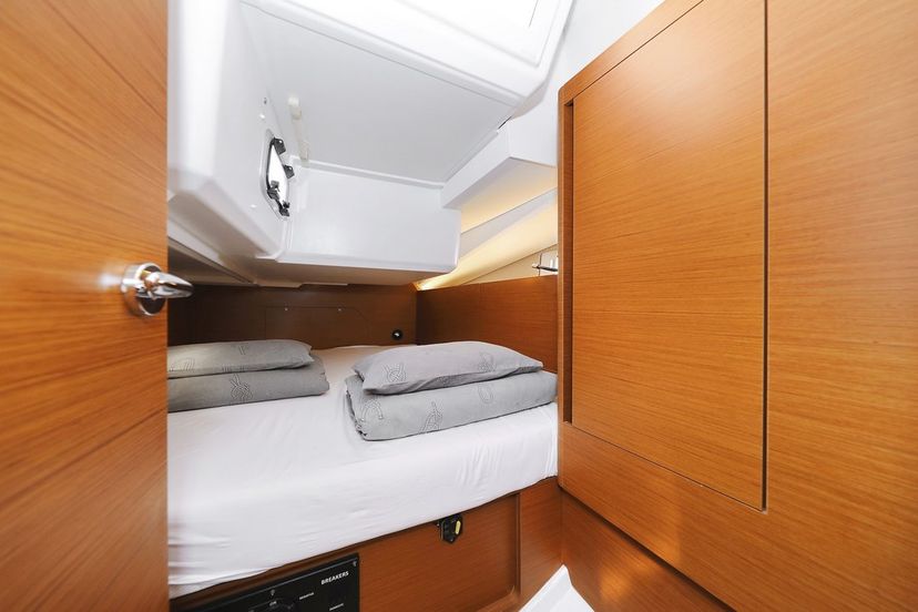 Jeanneau 40 Waka