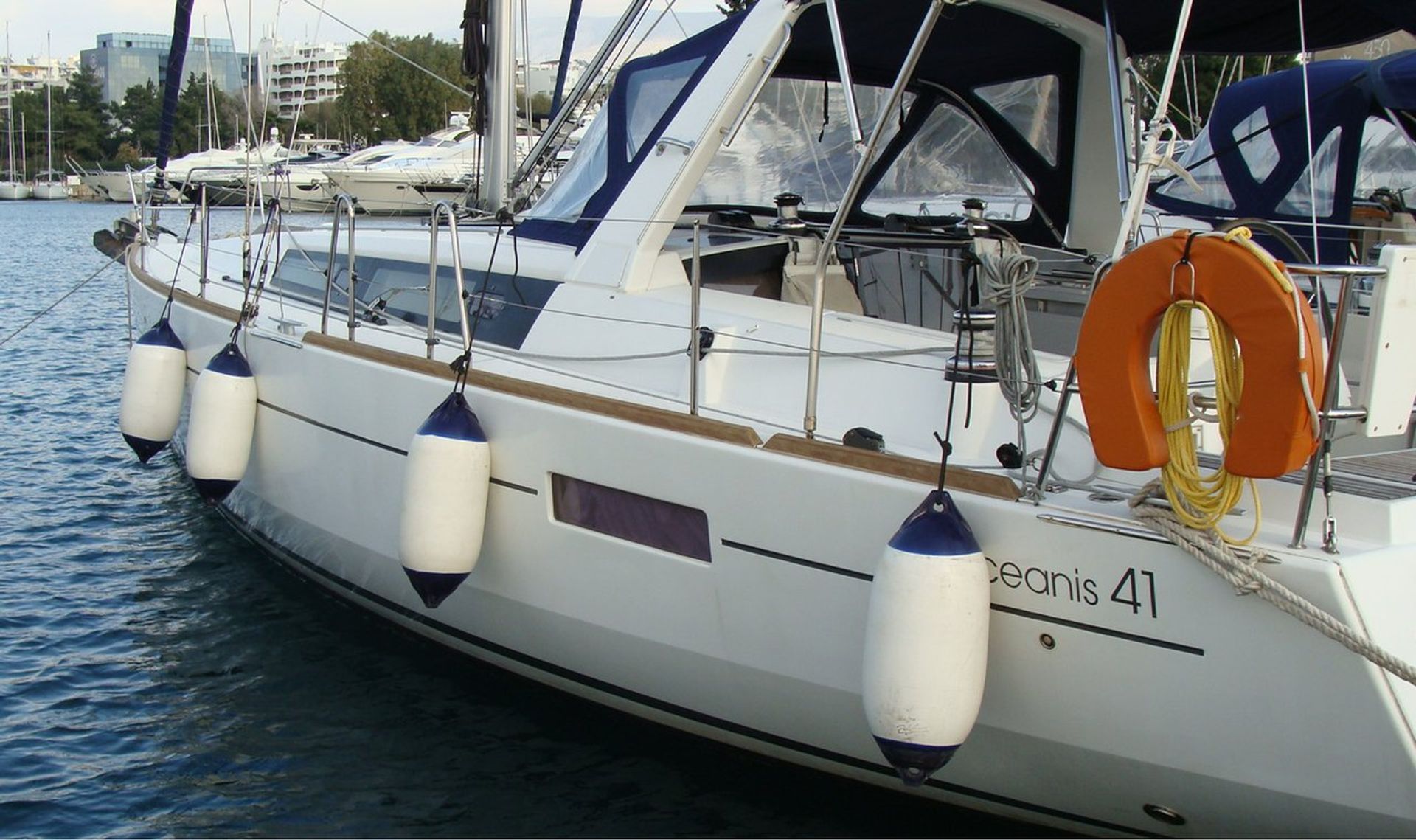 nausys-40516341-40296423-main.jpg