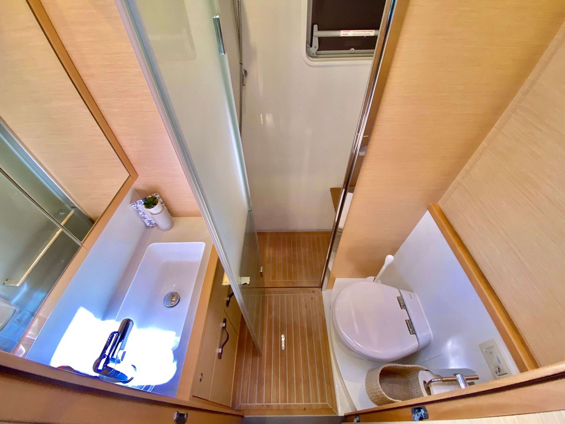 nausys-40926650-40896013-w2.jpg