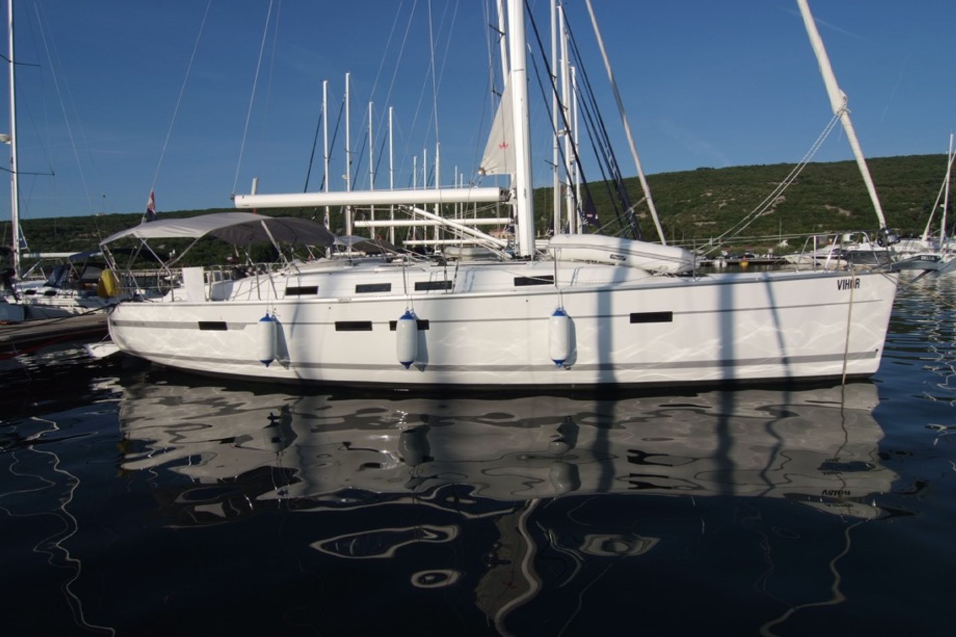 nausys-41053072-482148-main.jpg