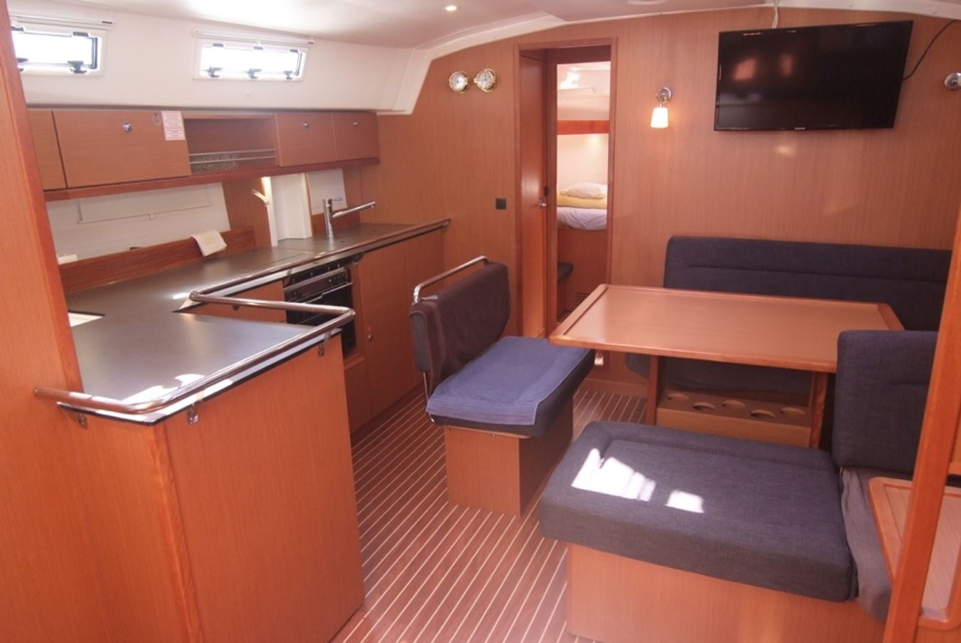nausys-41053072-482148-p.jpg