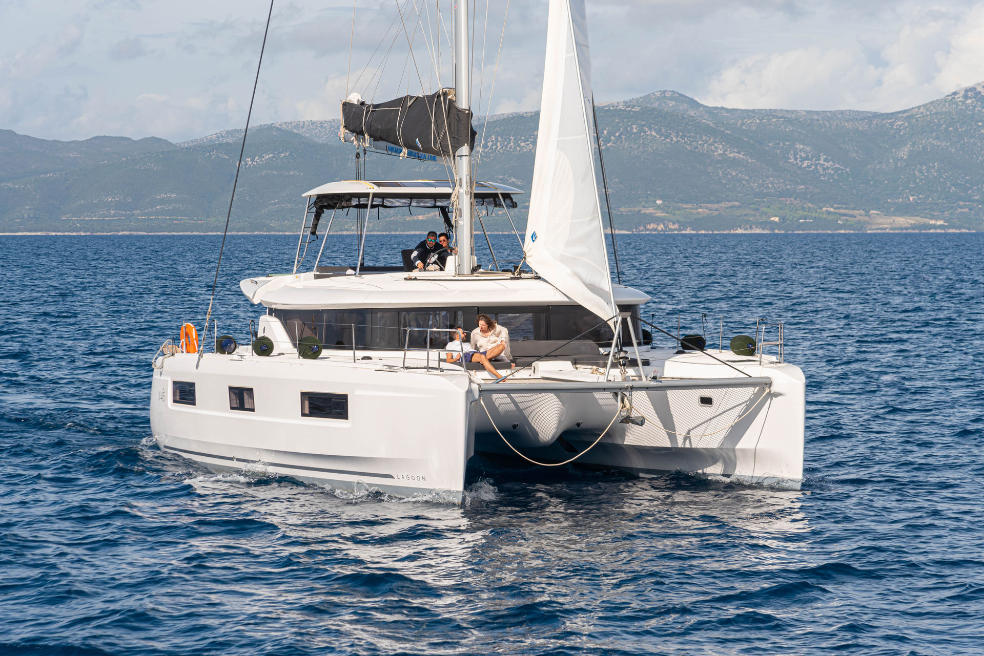 nausys-41054402-844377-main.jpg