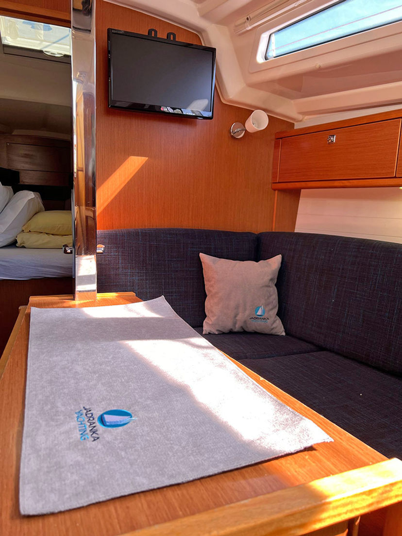Bavaria Yachtbau CRUISER 33 Pulenat