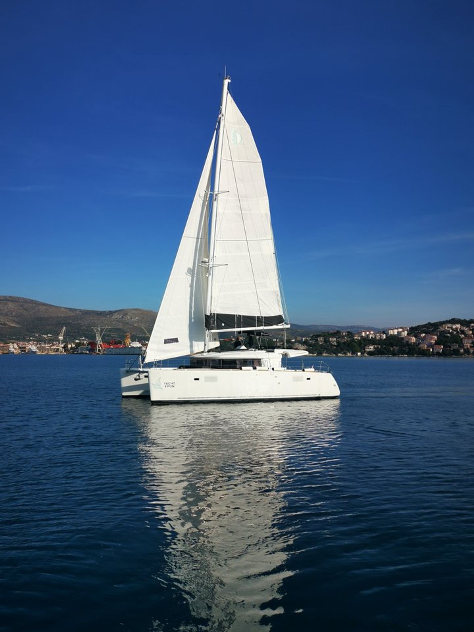 nausys-41782120-1245757-main.jpg