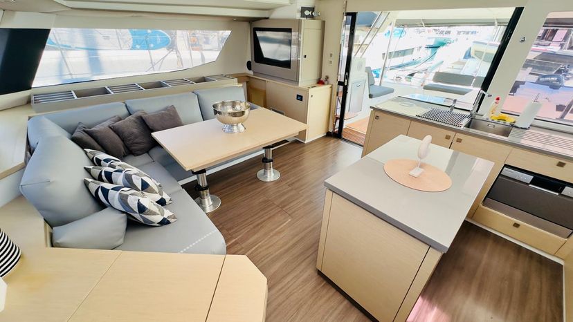 Fountaine Pajot 50 Franco Nero