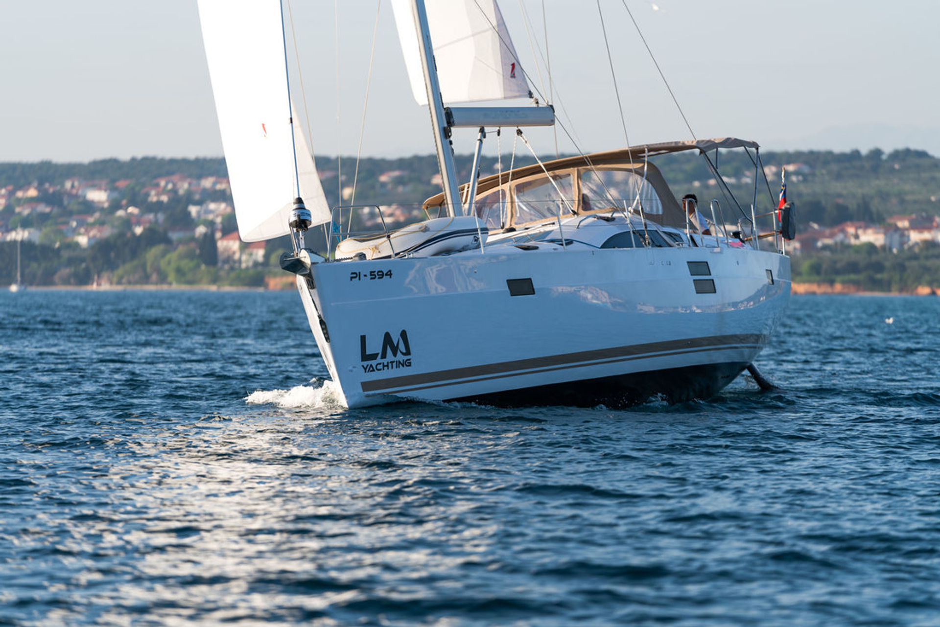 nausys-4263977-107061-z.jpg