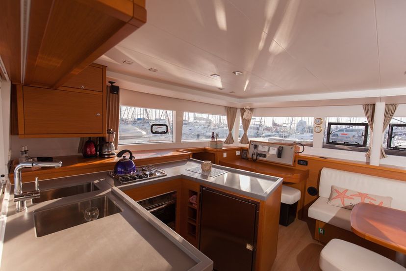 Lagoon 45 Solstice