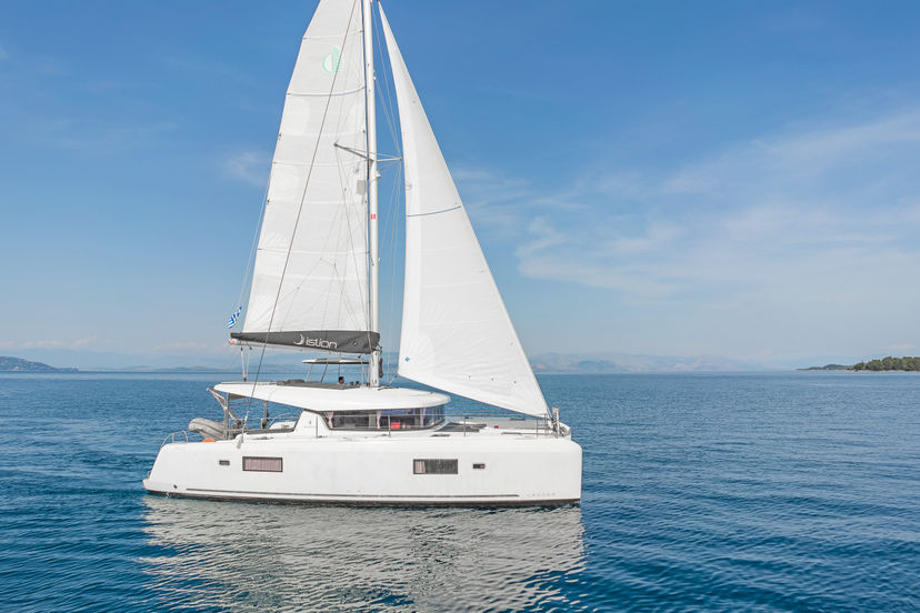 Lagoon 42 Equilibrium
