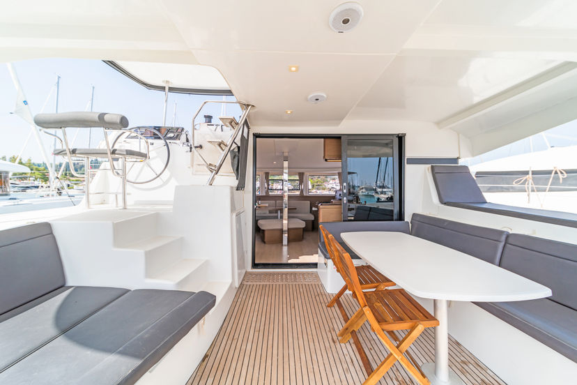 Lagoon 42 Equilibrium