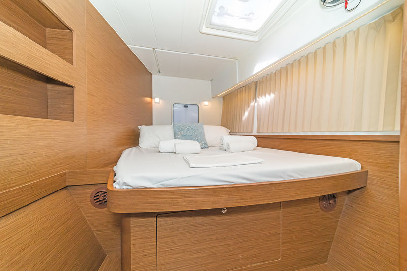 Lagoon 42 Equilibrium
