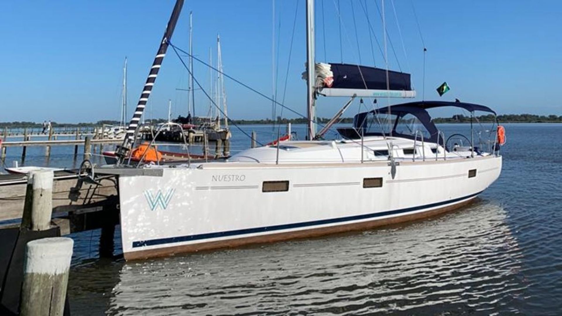 nausys-43708844-43707853-main.jpg