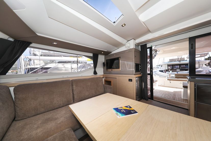Fountaine Pajot 47 Nina V