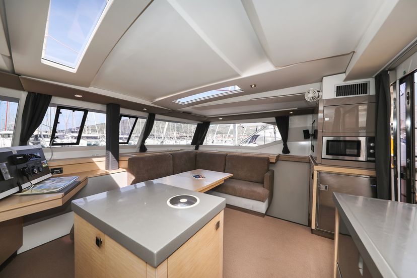 Fountaine Pajot 47 Nina V