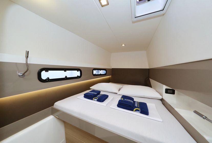 Catana 4.3 Tisia