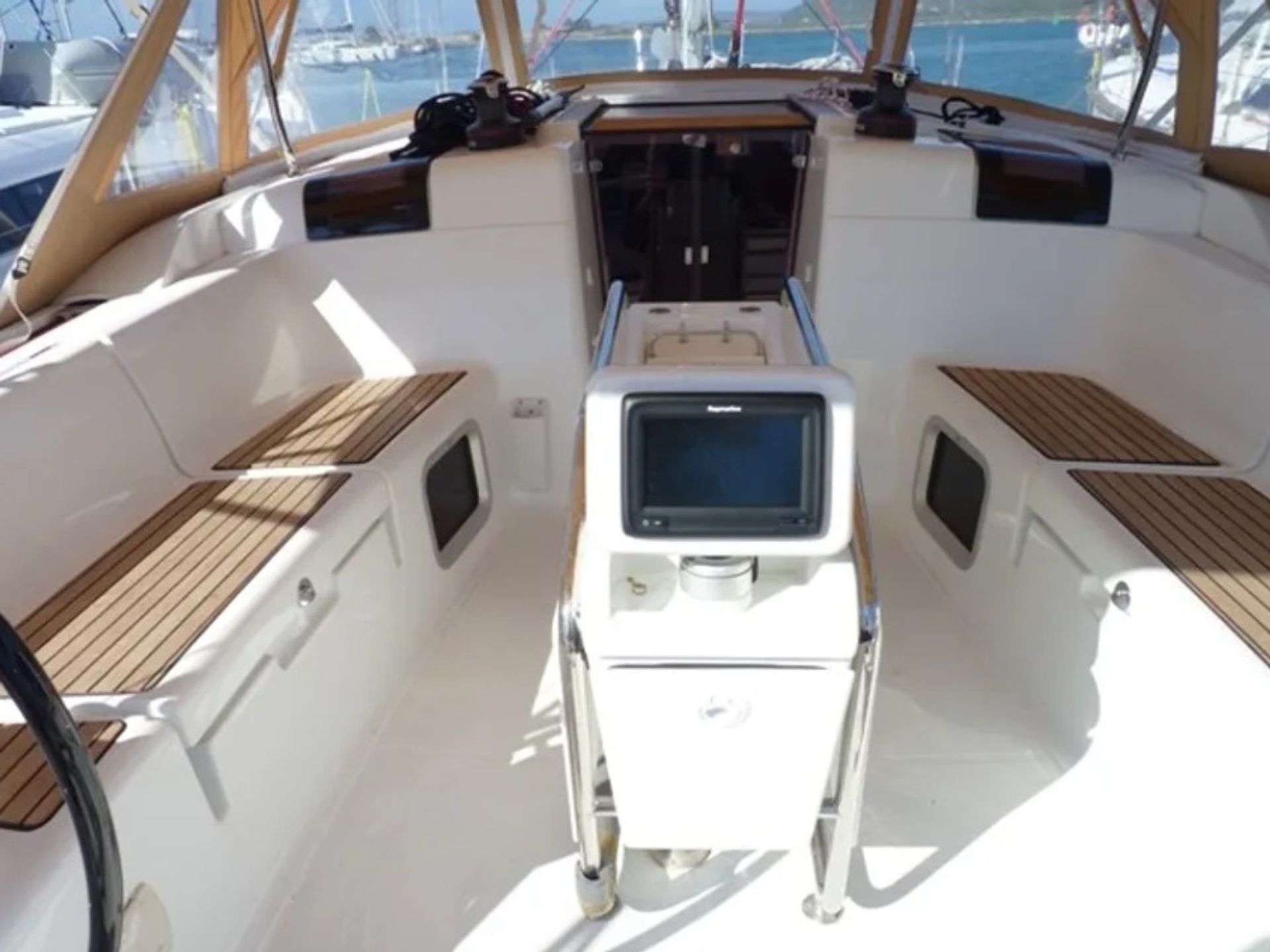 nausys-44008342-844377-n3.jpg
