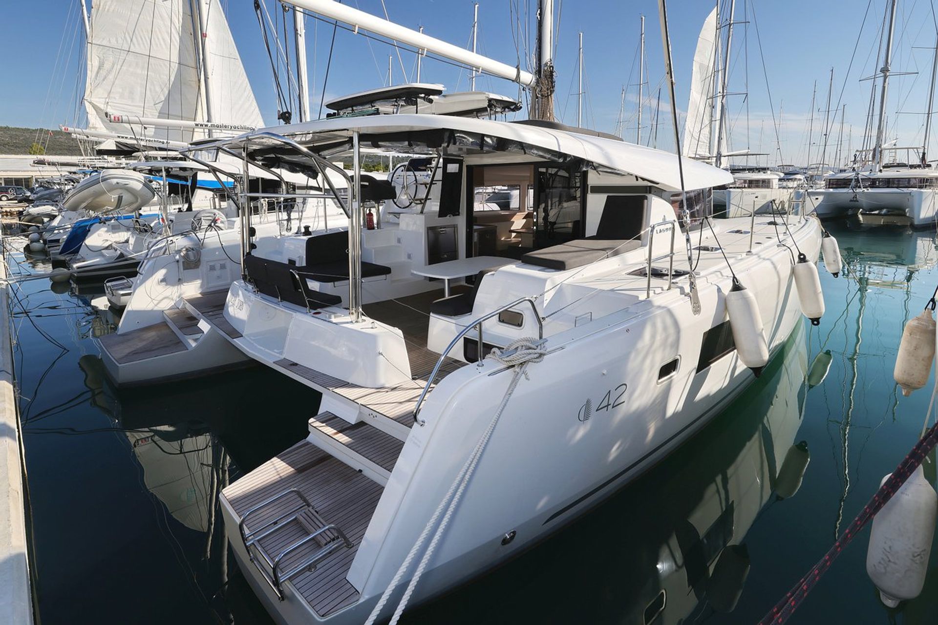 nausys-44193155-522222-n1.jpg