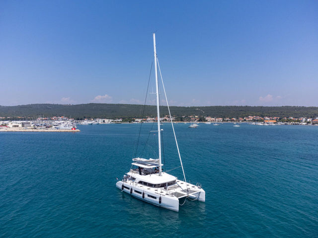 Lagoon SIXTY 5 Seaductive Orca
