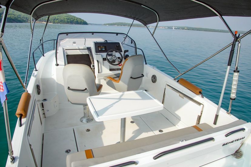 Beneteau Flyer 8