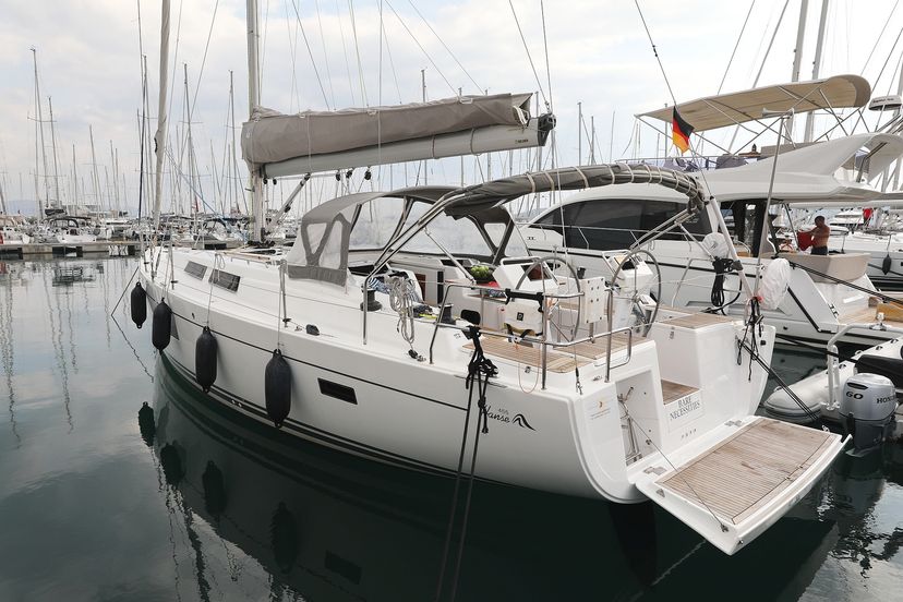 Hanse Yachts 45 Bare Necessities
