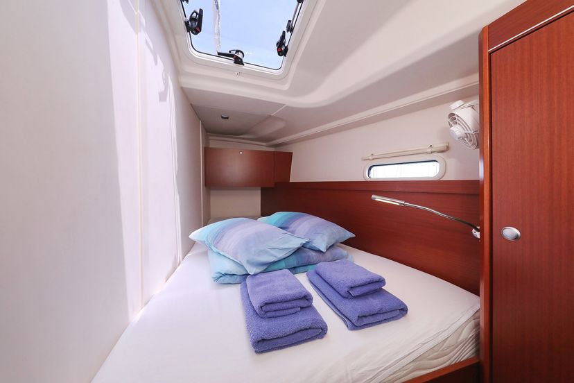 Hanse Yachts 45 Bare Necessities