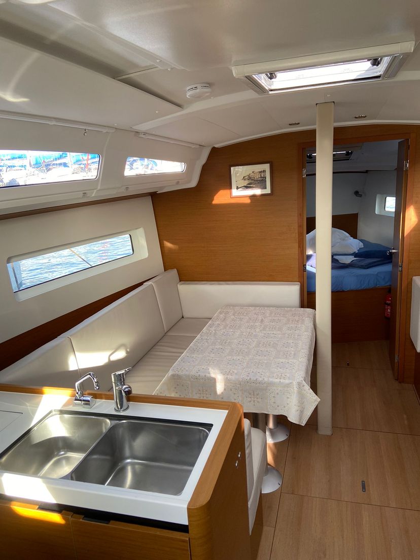 Jeanneau 38 Philippa