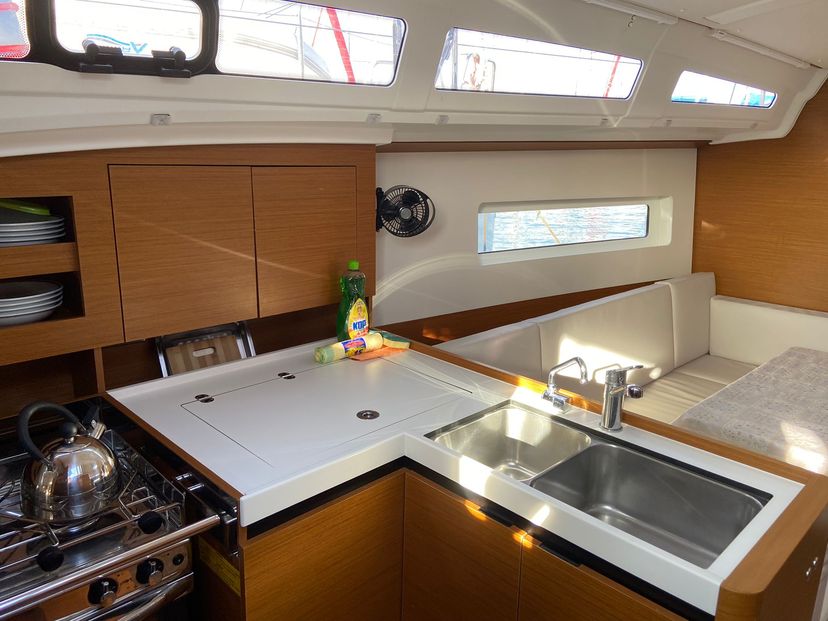 Jeanneau 38 Philippa