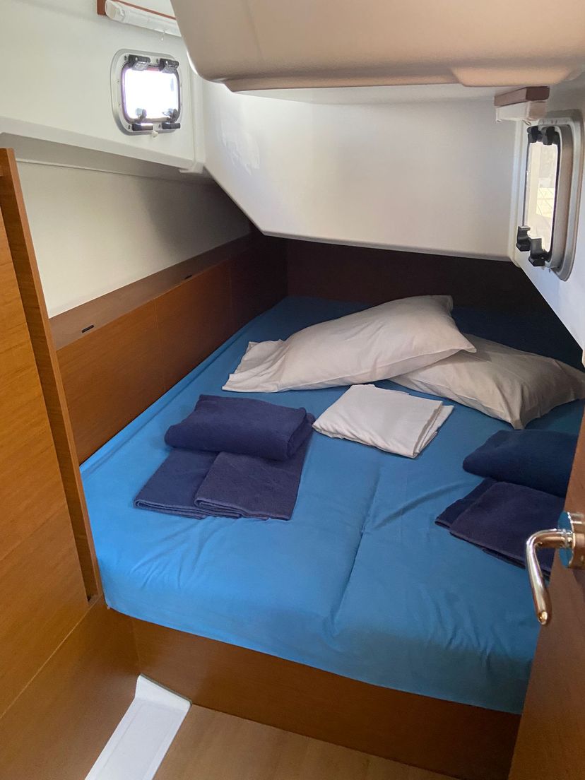 Jeanneau 38 Philippa