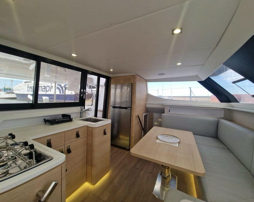 Aventura Catamarans 37 Hakuna