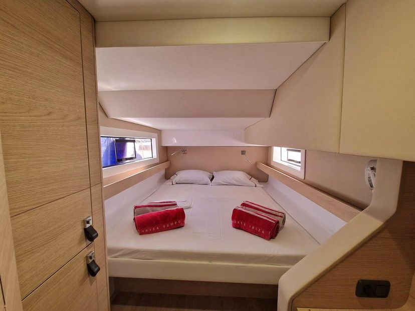 Aventura Catamarans 37 Hakuna