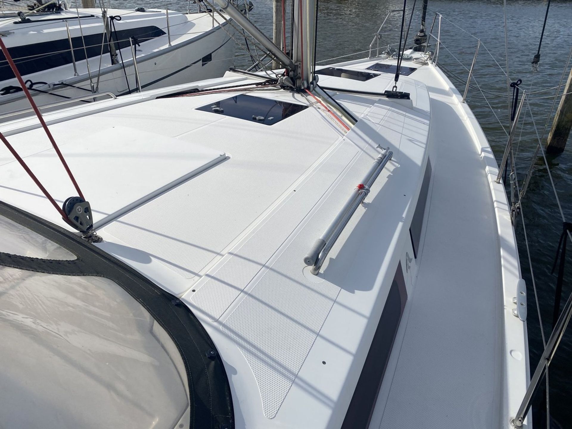 nausys-46717254-46703228-n.jpg