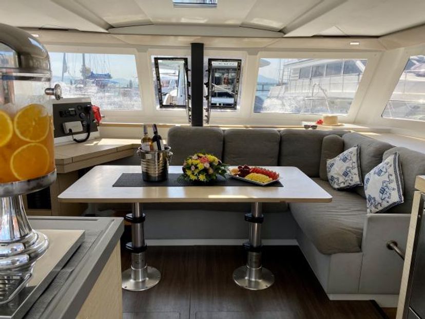 Fountaine Pajot 40 Kinara