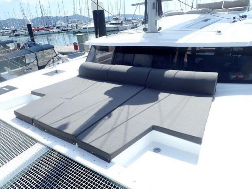 Fountaine Pajot 47 Lola 2