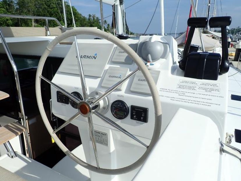 Fountaine Pajot 47 Lola 2