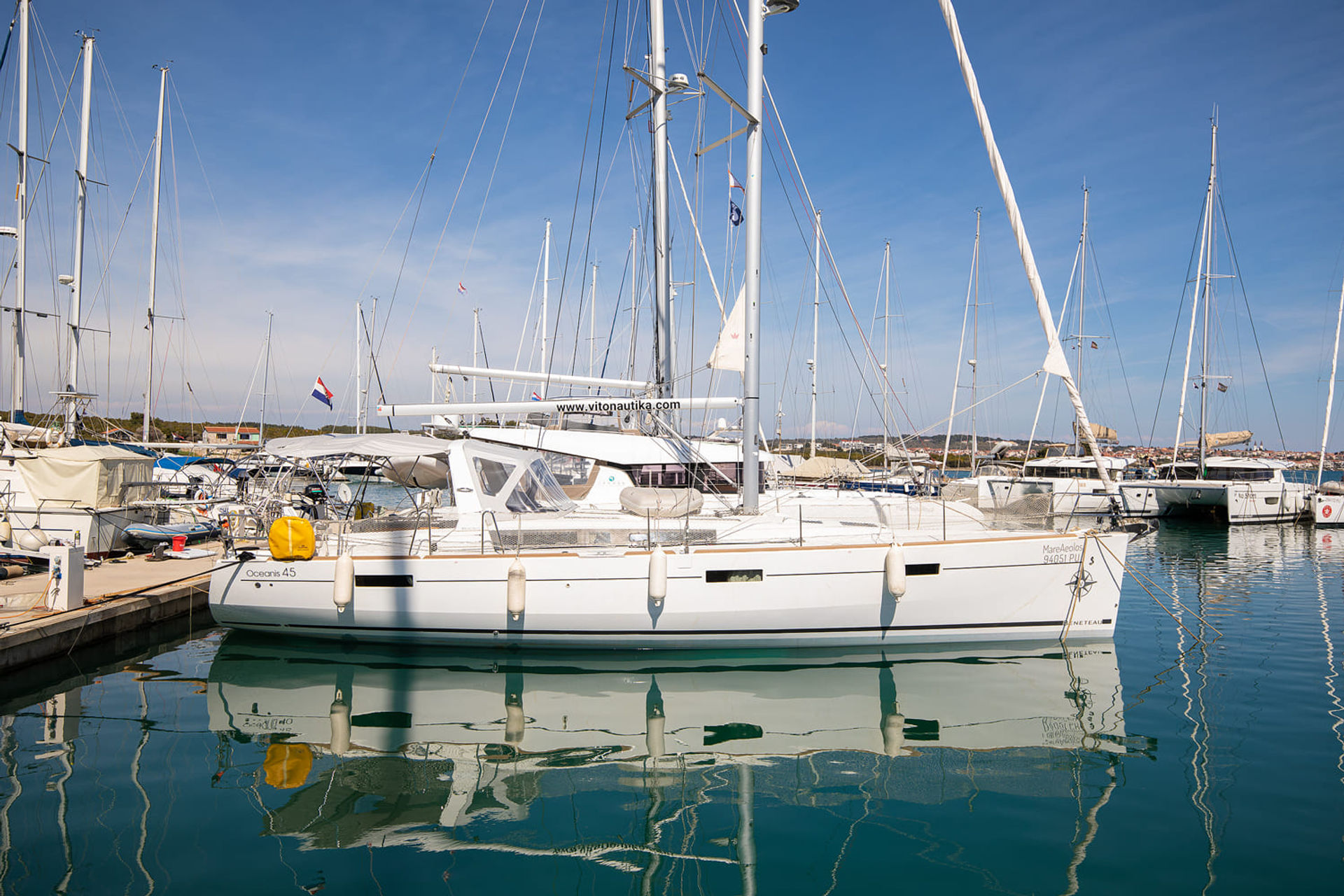 nausys-47417086-47405525-main.jpg