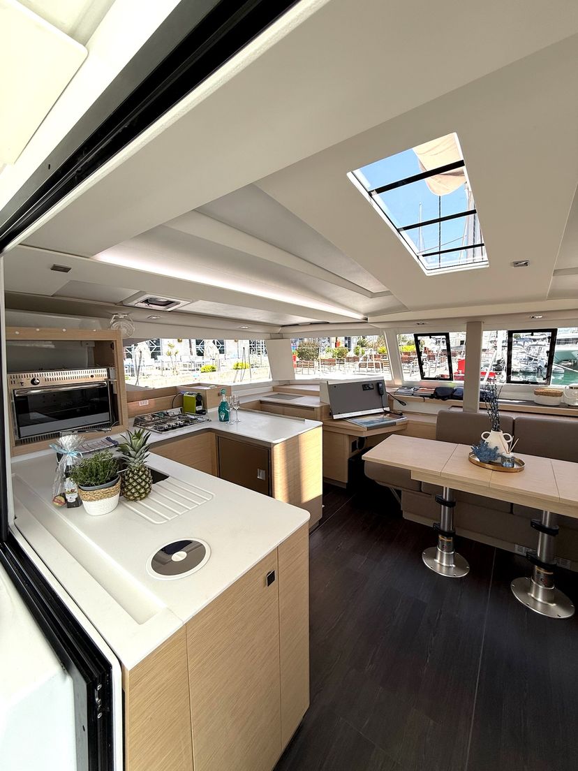 Fountaine Pajot 42 Ocean Allure