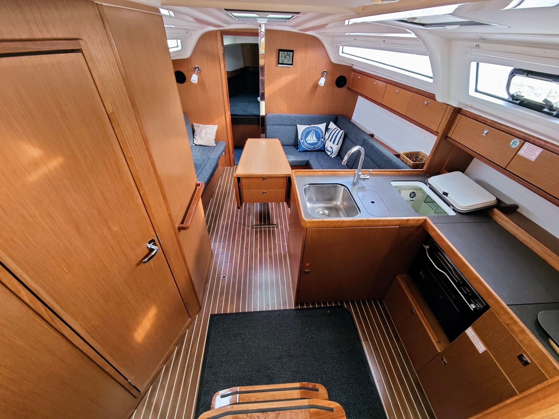 nausys-50076544-482152-p.jpg