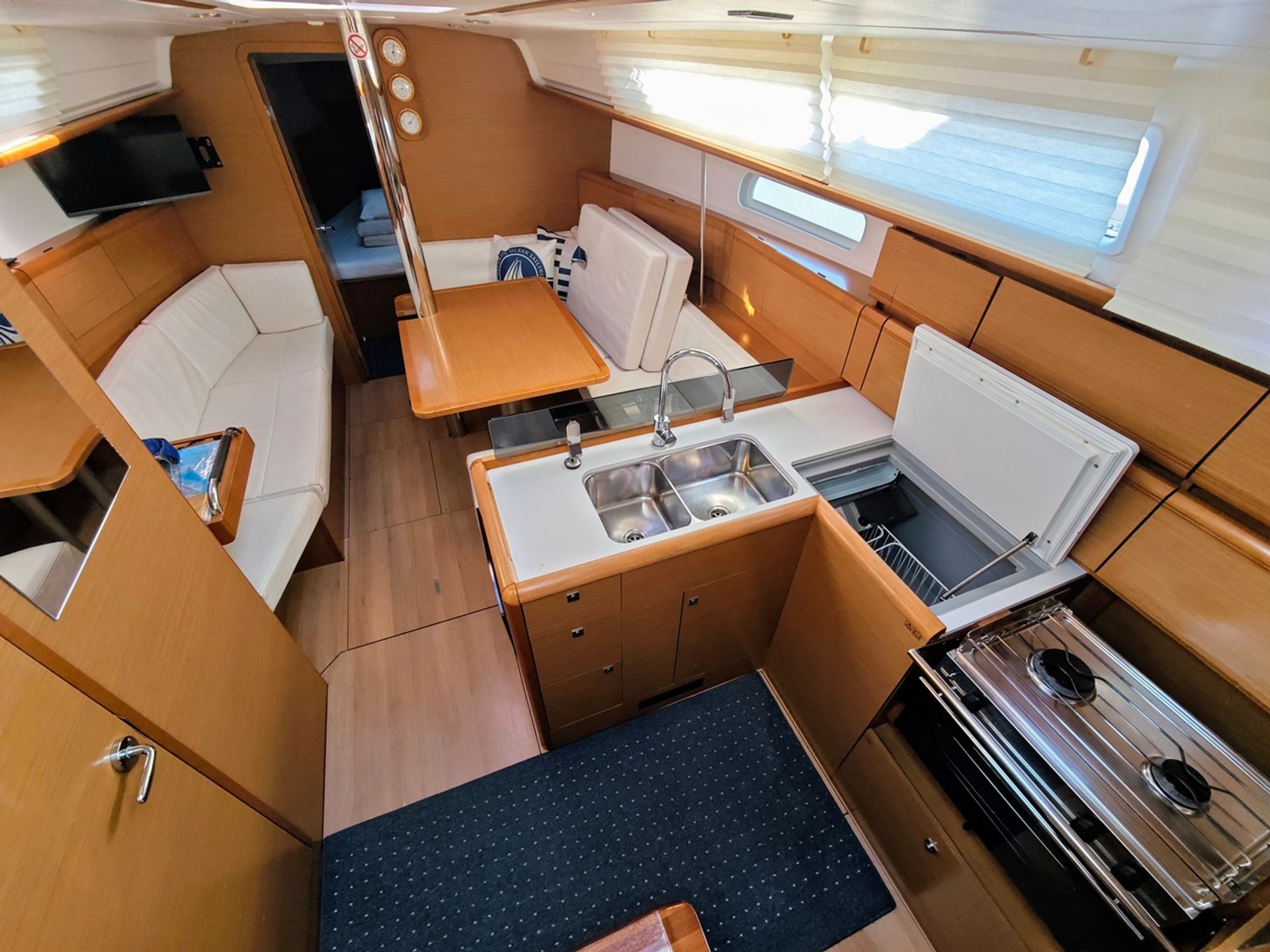 nausys-50076545-482152-p.jpg
