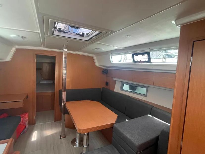 Bavaria Yachtbau C42 Blackberry