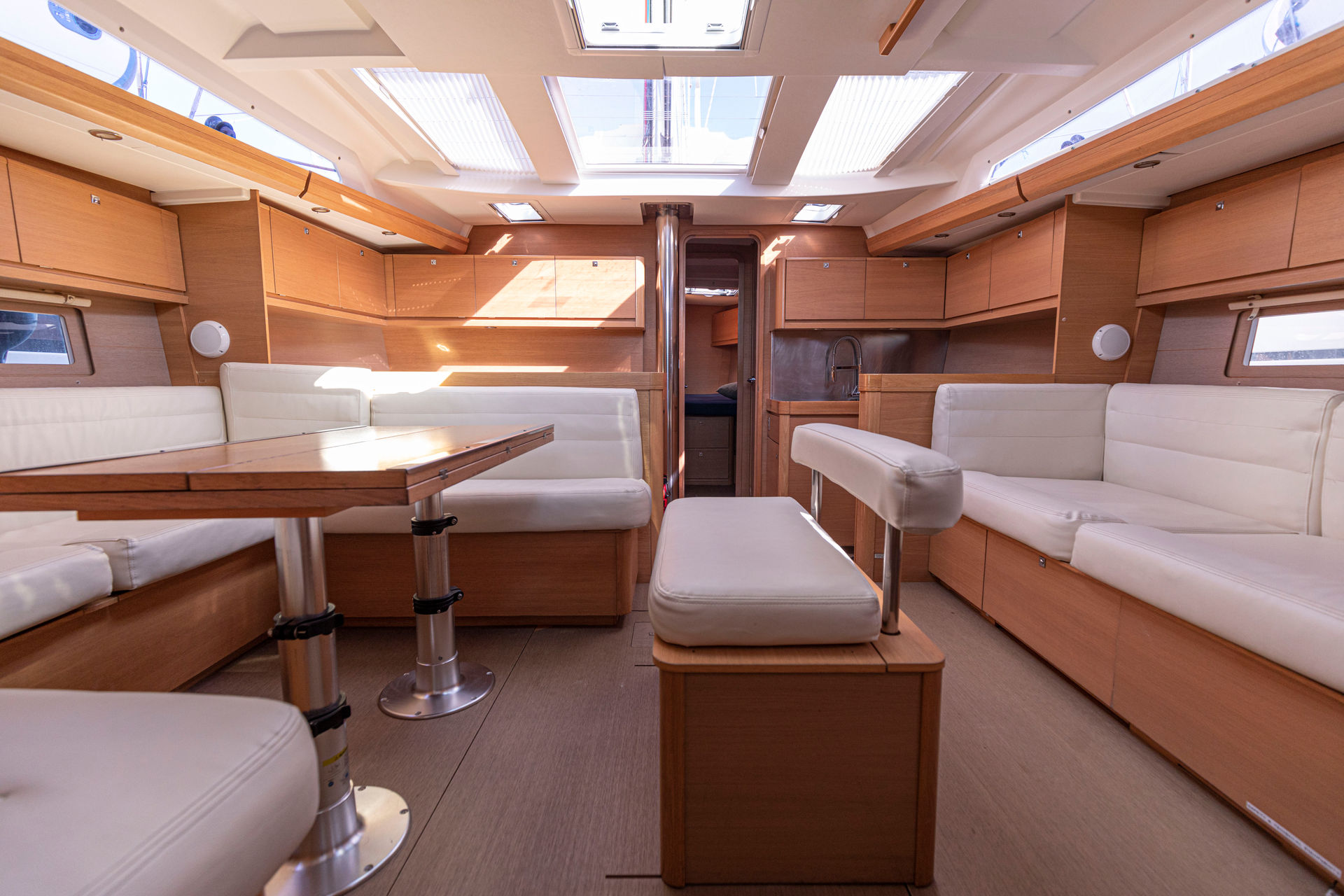 nausys-50559858-50540412-p1.JPG