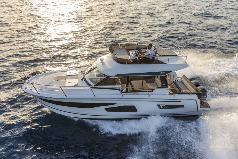 Jeanneau MERRY FISHER 1095 FLY Sea King